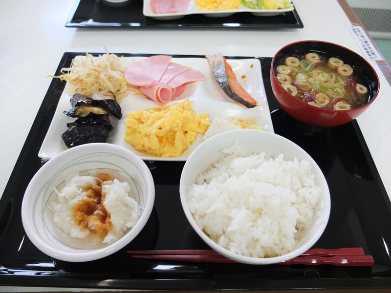 朝食