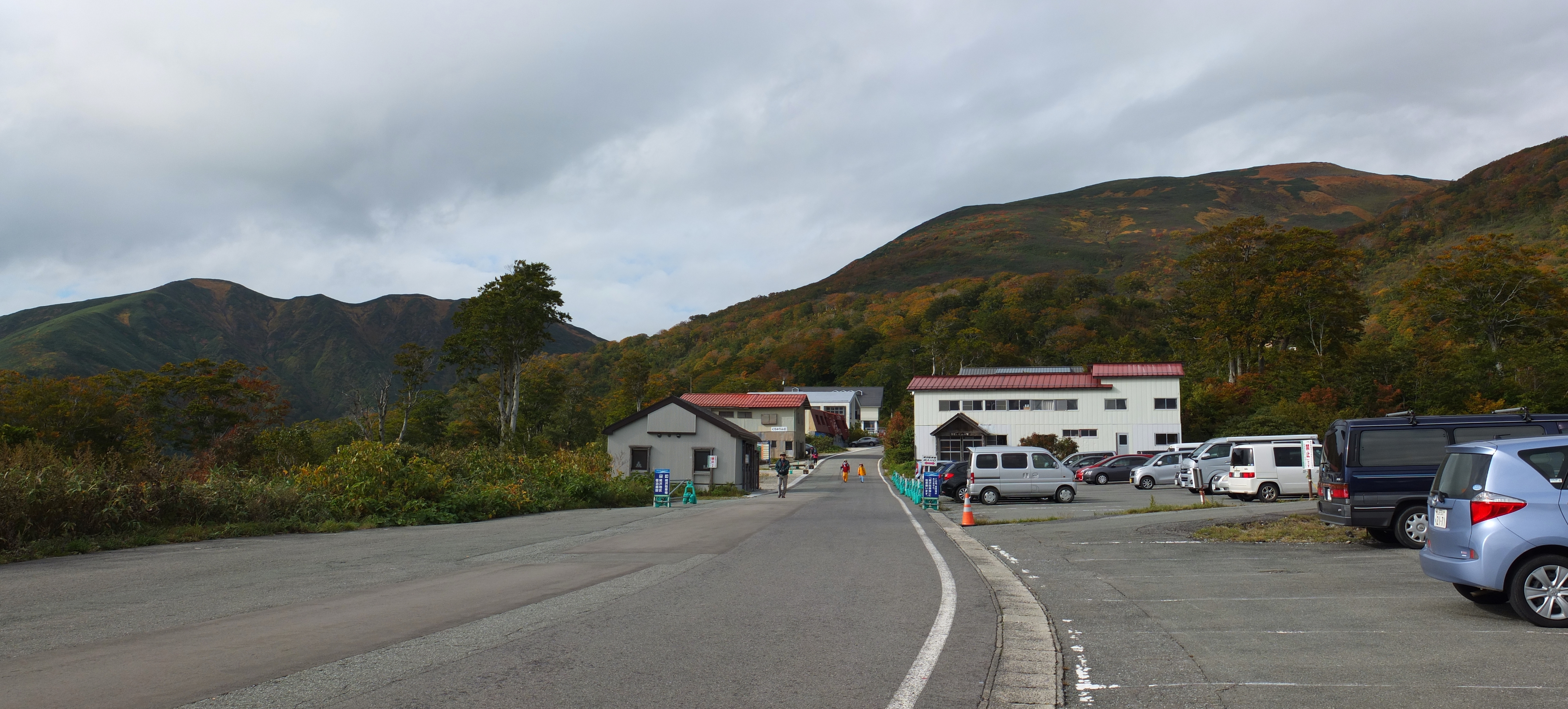 月山方面をパノラマで